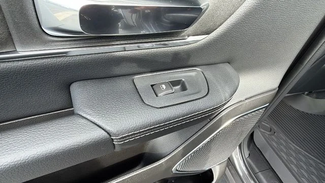 2026 RAM 1500 Laramie - Photo 16