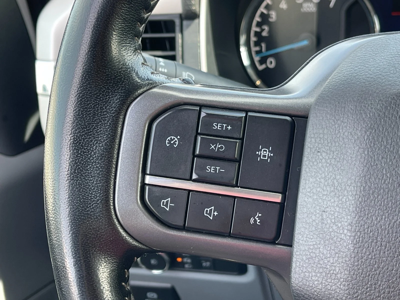 Used 2021 White Ford XLT image 25