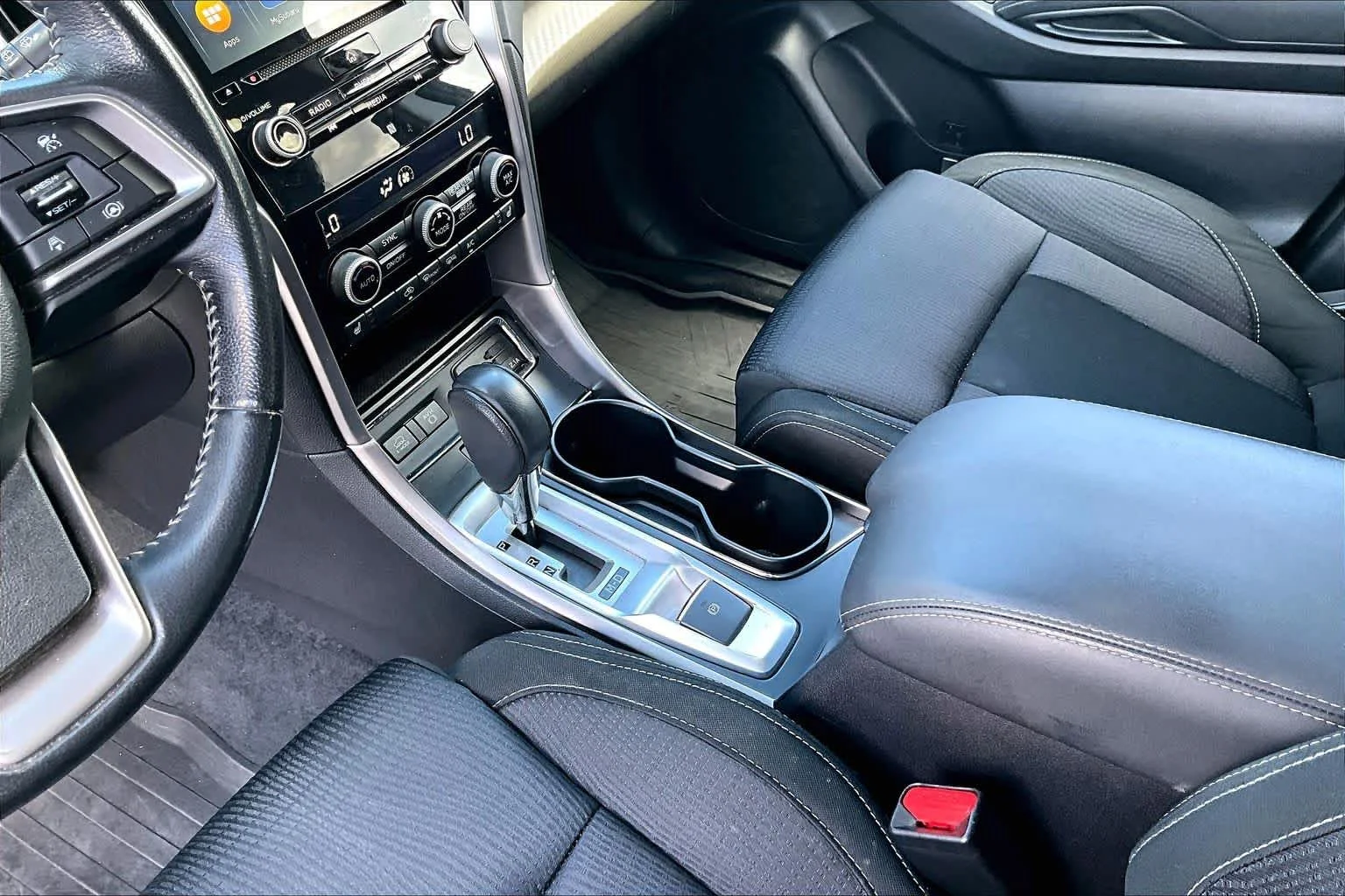 Used 2022 Ice Silver Metallic Subaru Premium image 17