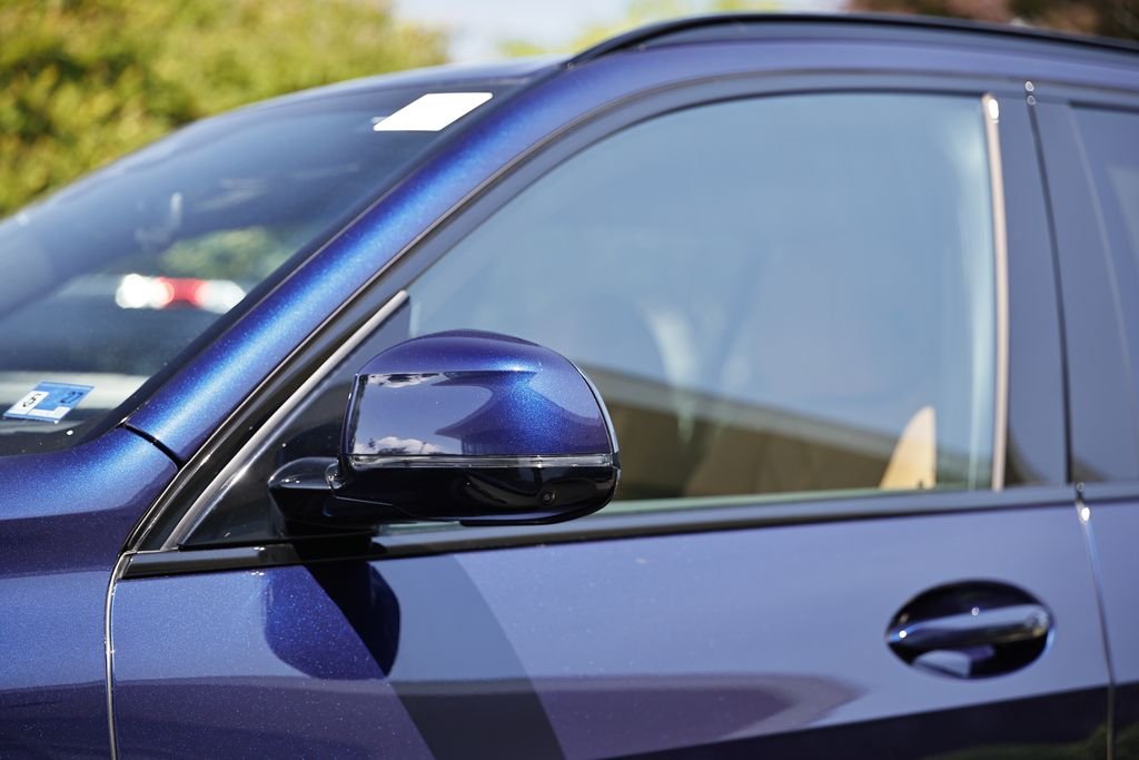 Used 2026 Tanzanite Blue II Met BMW xDrive40i image 9