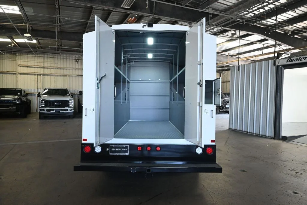 New 2025 Oxford White Ford Base image 25