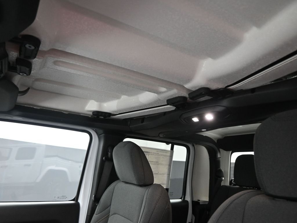 New 2025 Bright White Clear-Coat Exterior Paint Jeep Sport S image 12