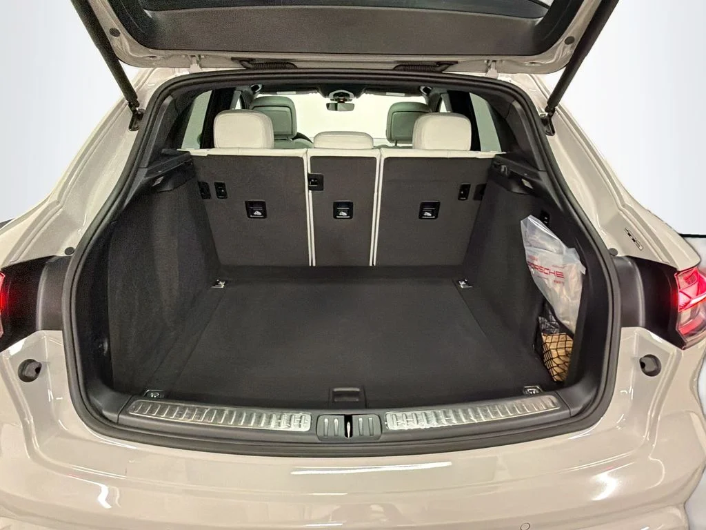 Certified Used 2025  Porsche  image 27