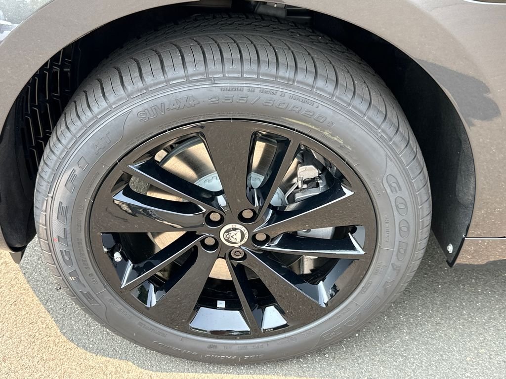2026 Jaguar F-Pace R-Dynamic S - Photo 8
