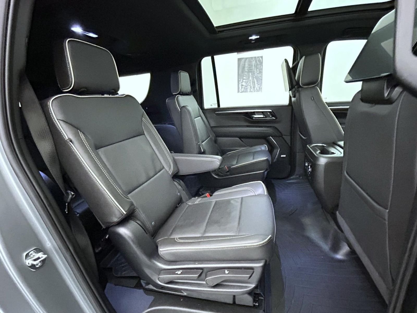 Used 2025 Gray Chevrolet Premier image 18