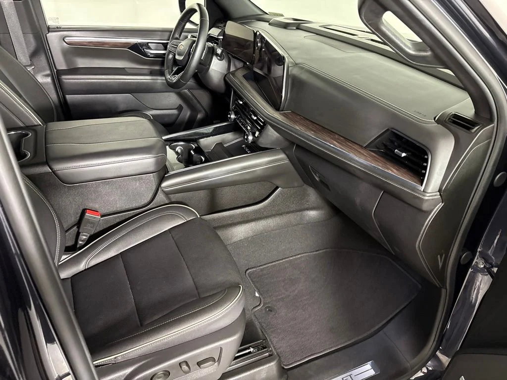 Used 2025 Gray Chevrolet Premier image 20