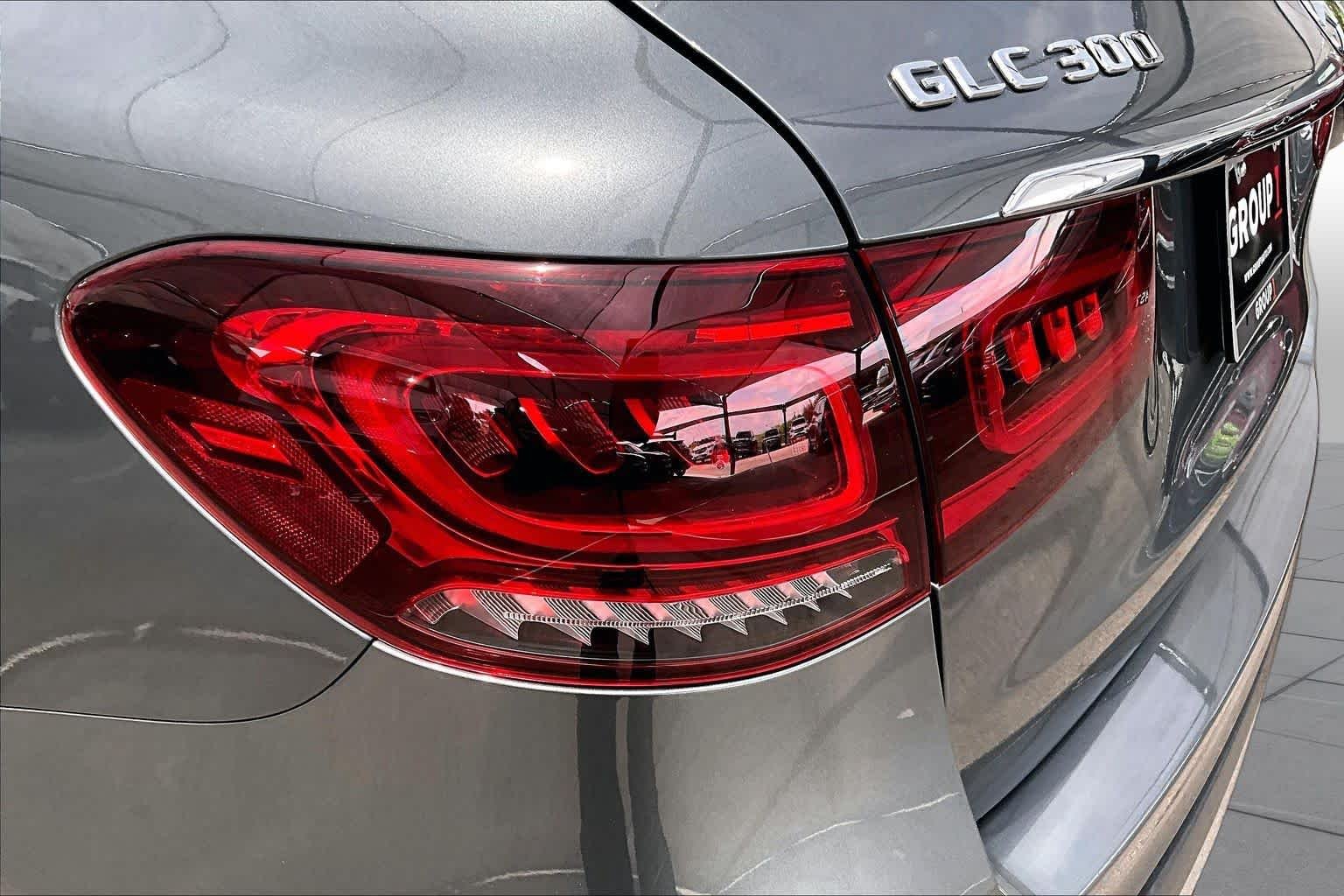 Used 2020 Selenite Grey Metallic Mercedes-Benz GLC 300 image 29