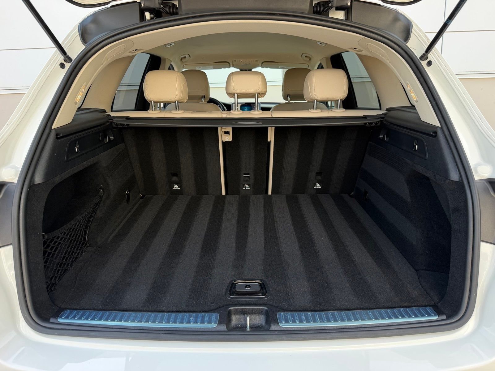 Certified Used 2021  Mercedes-Benz GLC 300 image 12