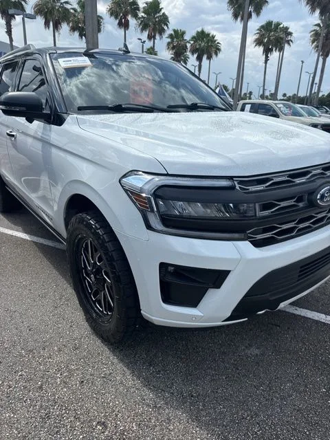 2023 Ford Expedition Platinum 4x4's photo