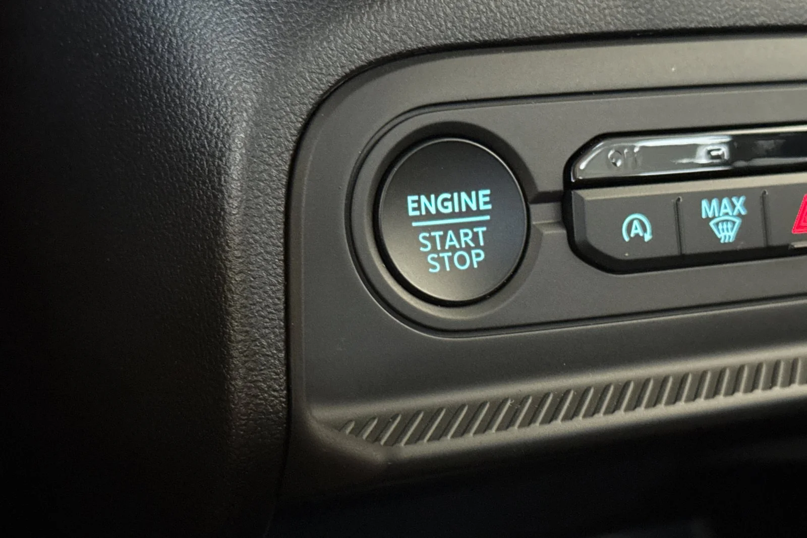 New 2026 Carbonized Gray Metallic Ford Outer Banks® image 27