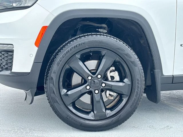 Certified Used 2025 White Jeep Limited image 10