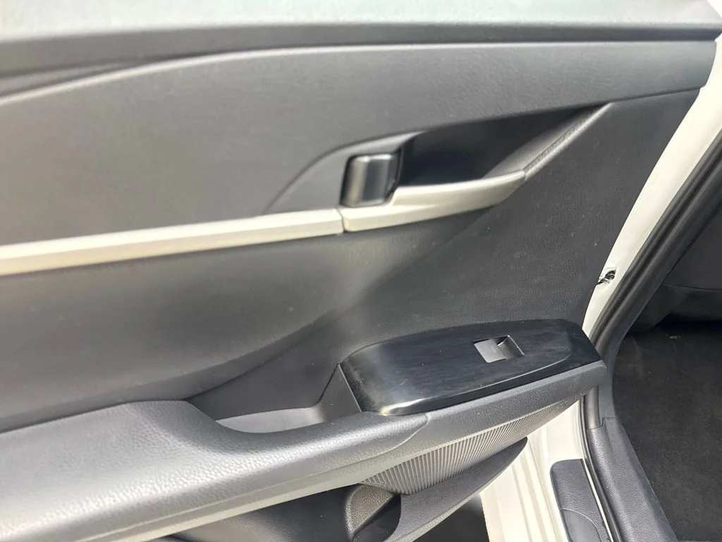 Used 2025 White Toyota LE image 39