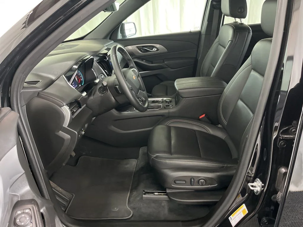 Used 2023 Black Chevrolet LT Leather image 3
