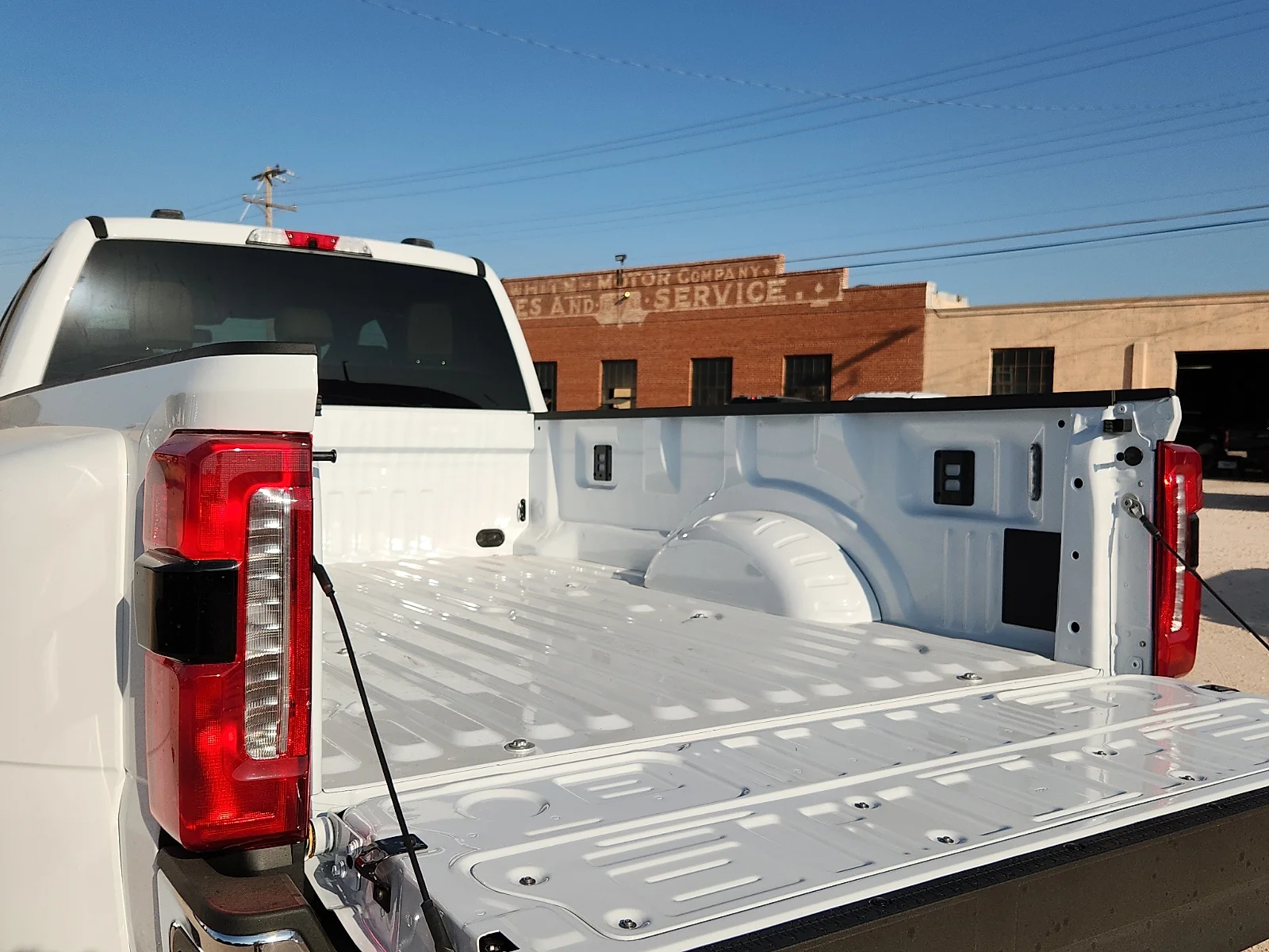 New 2026 Oxford White Ford Lariat image 12
