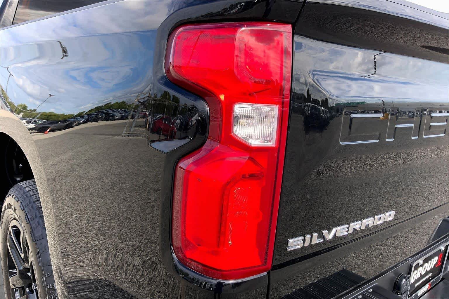 Used 2023 Black Chevrolet RST image 28