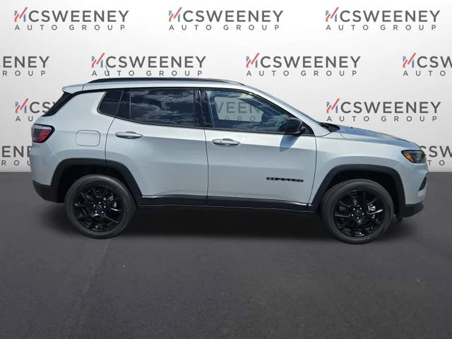 New 2026 Silver Zynith Metallic Clear-Coat Exterior Paint Jeep Latitude image 6