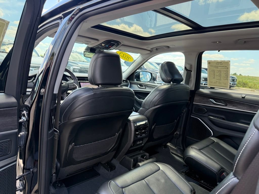 Used 2023 Black Jeep Limited image 12
