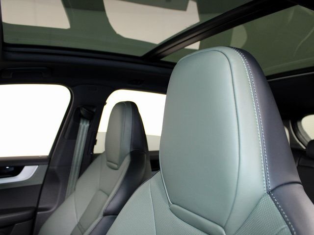 2025 Porsche Cayenne S - Photo 19