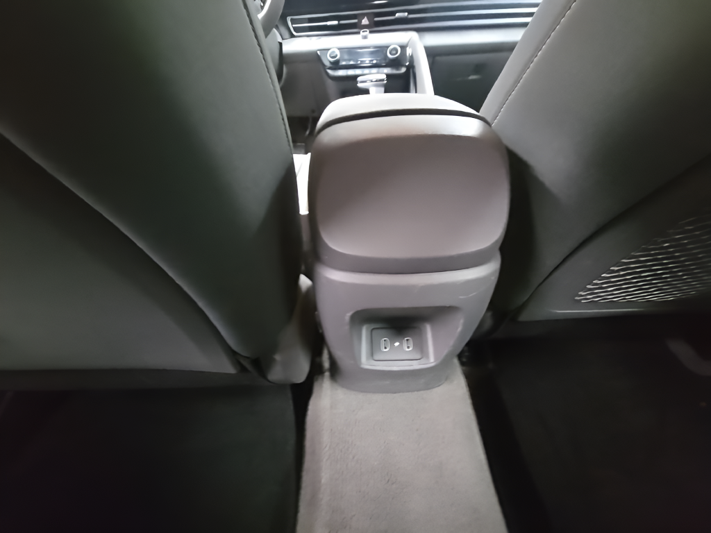Used 2025 Red Hyundai SEL Convenience image 27