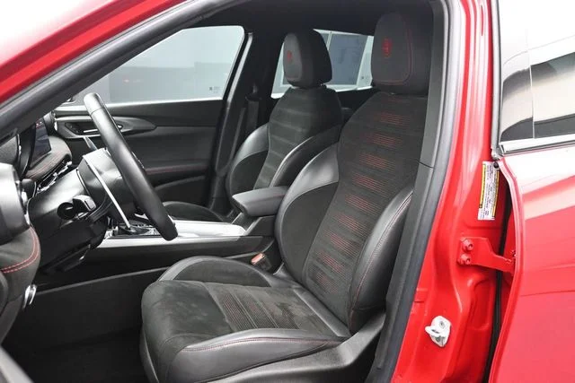 Used 2024 Red Alfa Romeo Veloce image 5