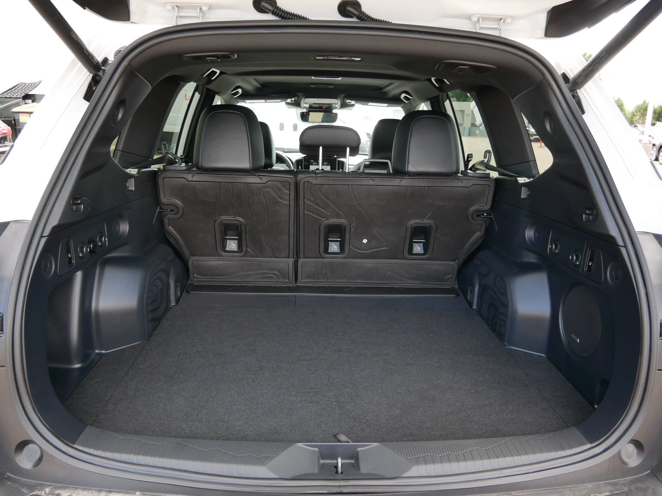 Used 2026 Crystal White Pearl Subaru Wilderness image 18