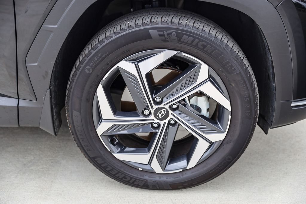 Certified Used 2024 Black Hyundai SEL Convenience image 6