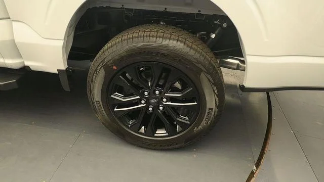 New 2026 Avalanche Ford XLT image 9