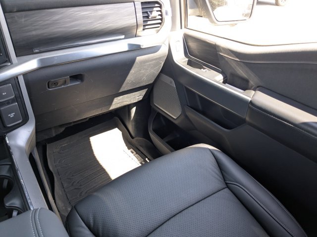 Used 2024 Silver Metallic Ford Lariat image 18
