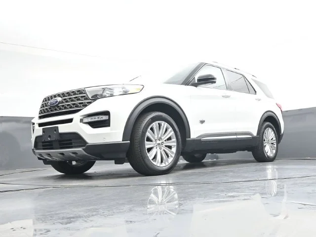Used 2023 White Metallic Ford King Ranch image 39