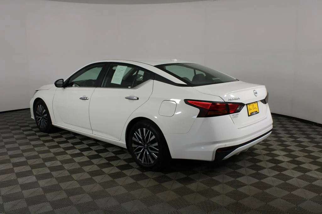 2025 Nissan Altima SV - Photo 4