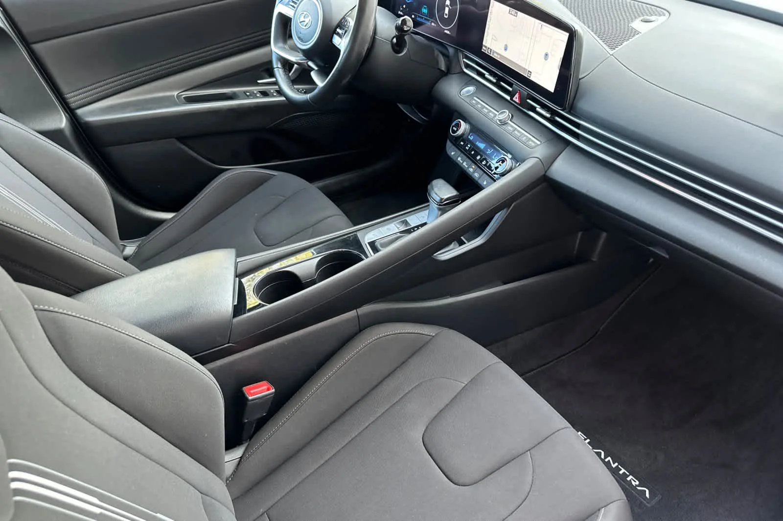 Certified Used 2023 Fluid Metallic Hyundai SEL image 15