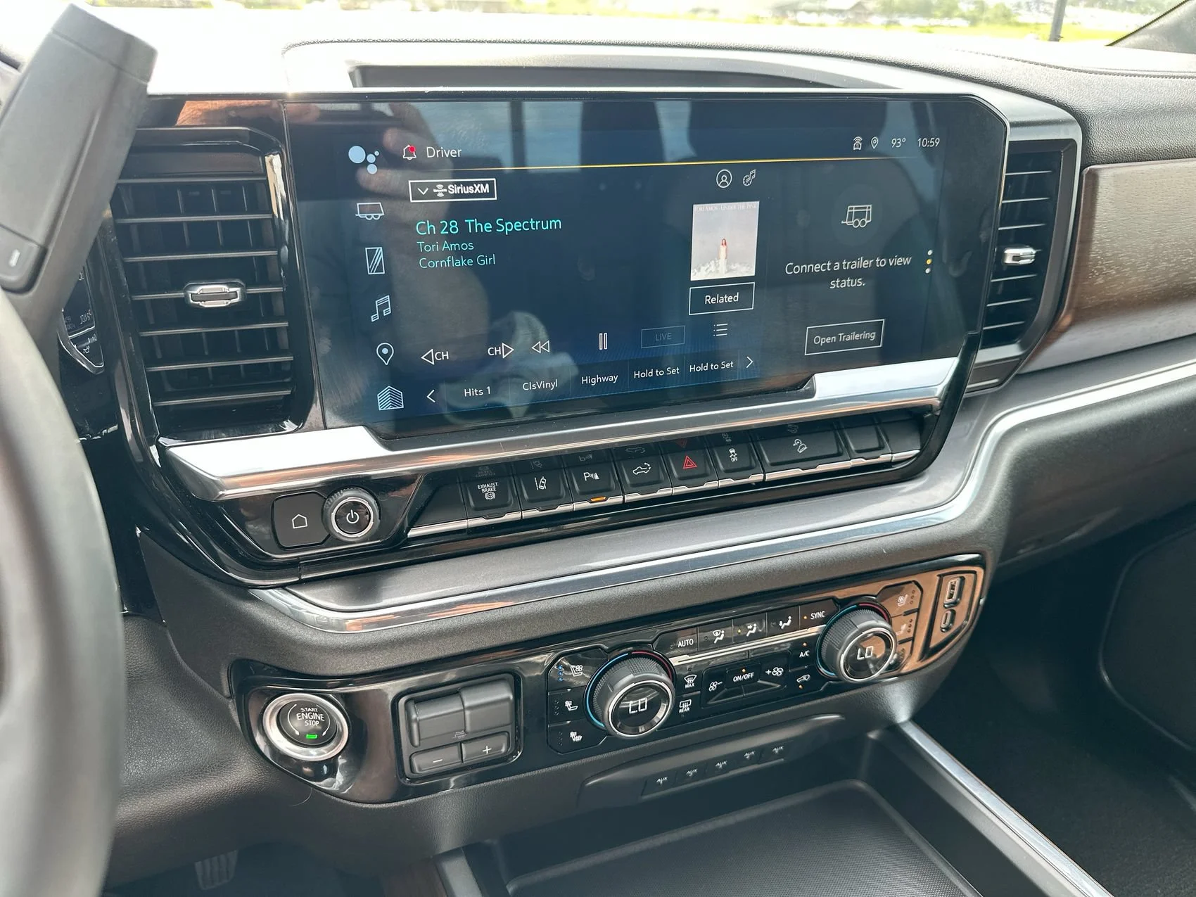 Used 2024 Pearl Chevrolet High Country image 16