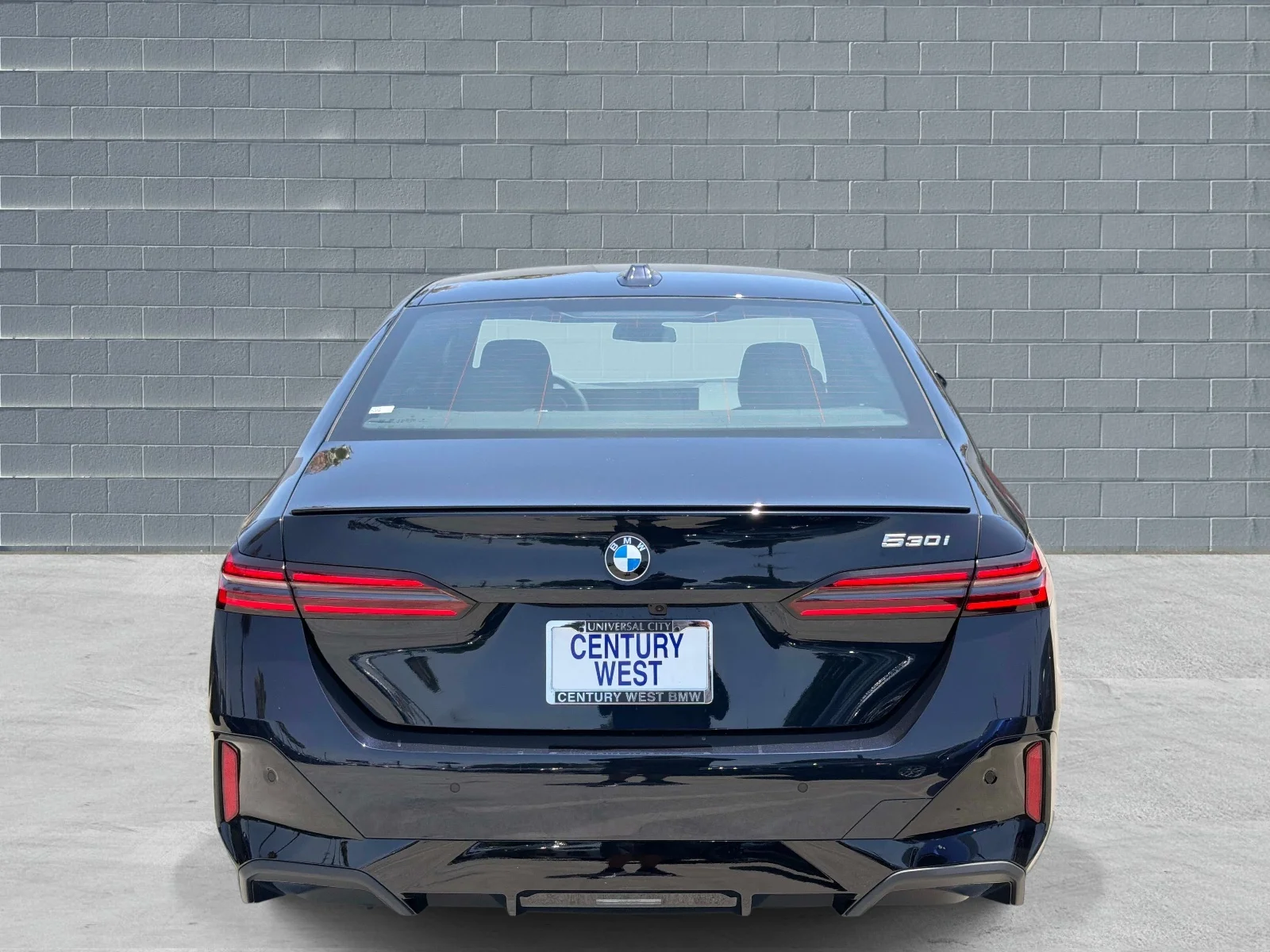 New 2027 Carbon Black Metallic BMW 530i image 4