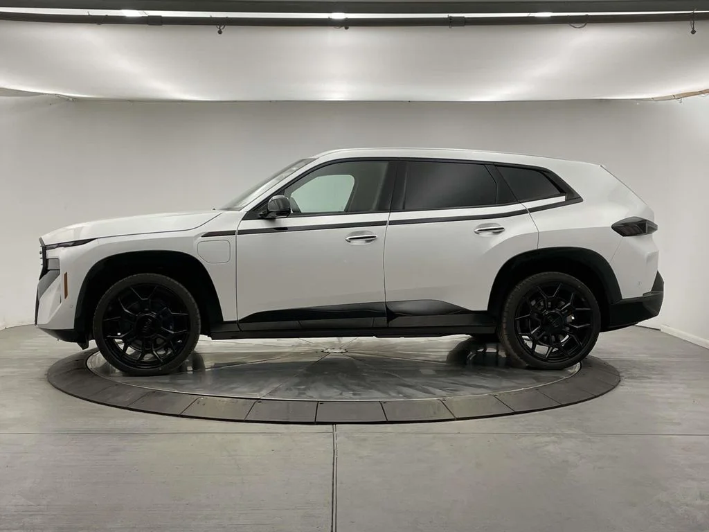 2026 BMW XM Base - Photo 2
