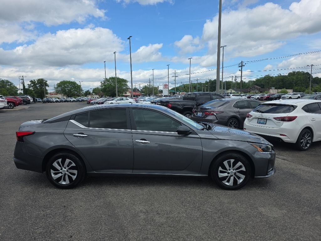 Used 2025 Gray Nissan 2.5 S image 3