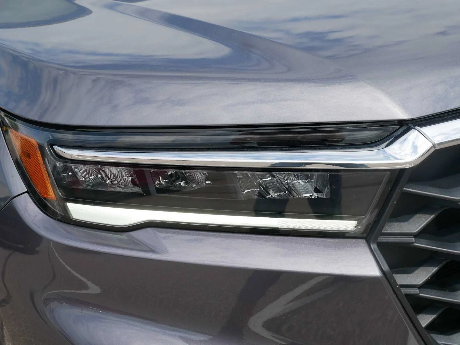 Certified Used 2025 Modern Steel Metallic Honda EX-L image 52