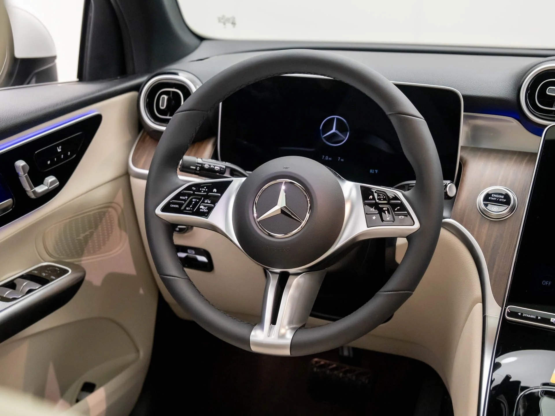 New 2026 White Mercedes-Benz GLC 300 image 10