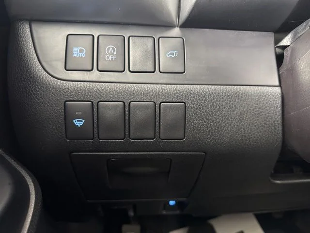 Used 2018 Blizzard Pearl Toyota XLE image 20
