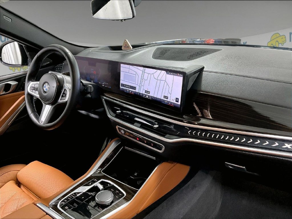 Used 2024 Black BMW xDrive40i image 14
