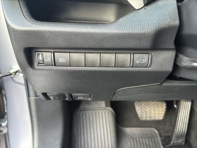 Certified Used 2023 SILVER SKY METALLIC Toyota  image 19
