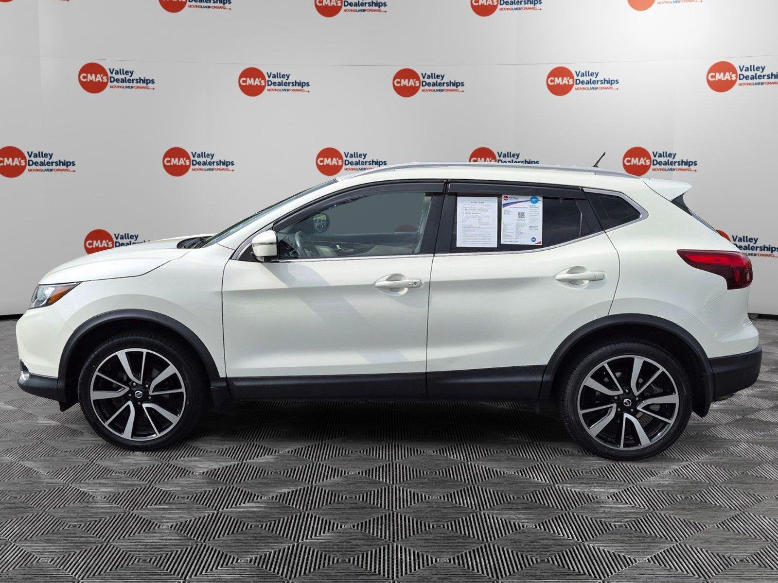 Used 2018 Pearl White Nissan SL image 2