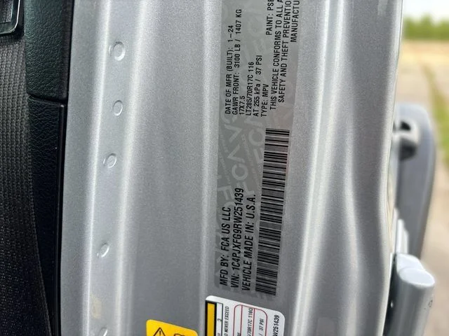 Used 2024 Silver Jeep Rubicon image 15