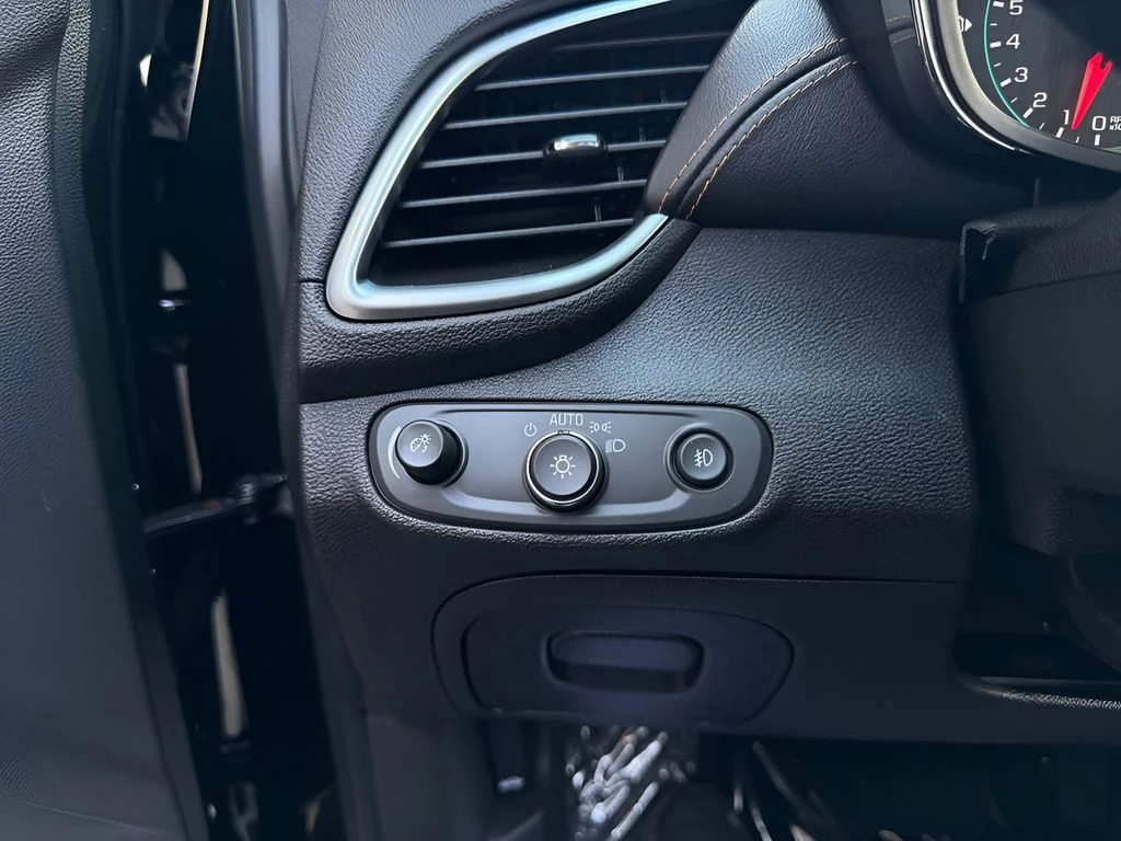Used 2018 Black Chevrolet Premier image 12