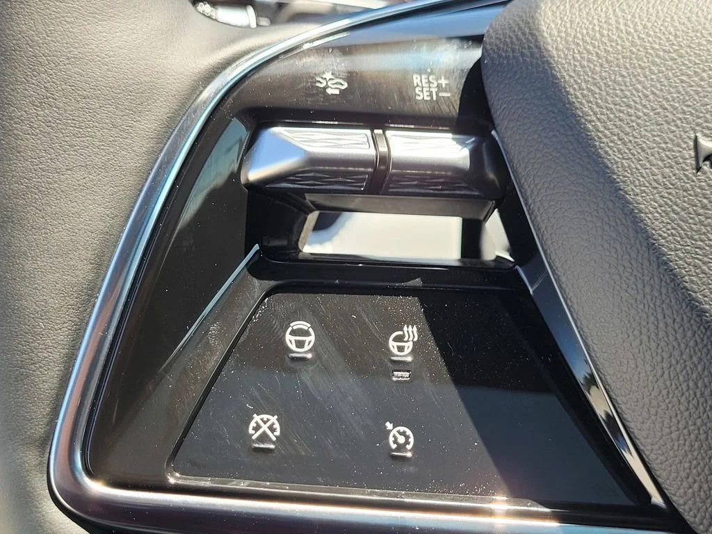 2026 Cadillac OPTIQ Luxury - Photo 17