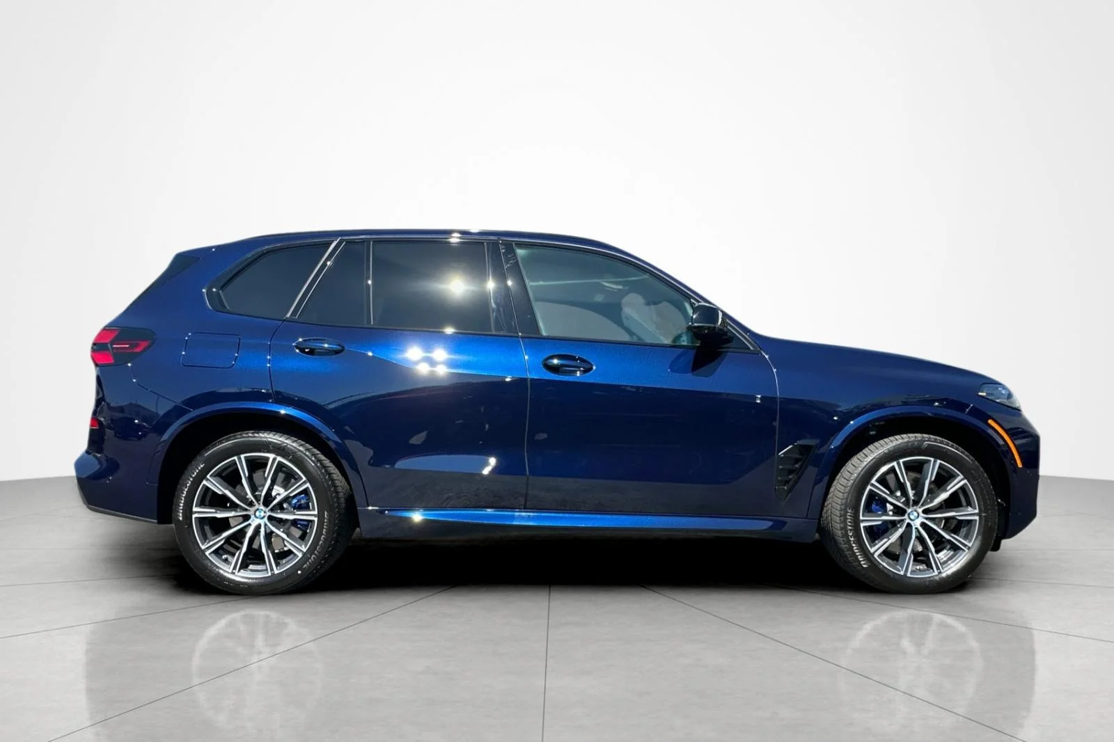 2026 BMW X5 M60i - Photo 6
