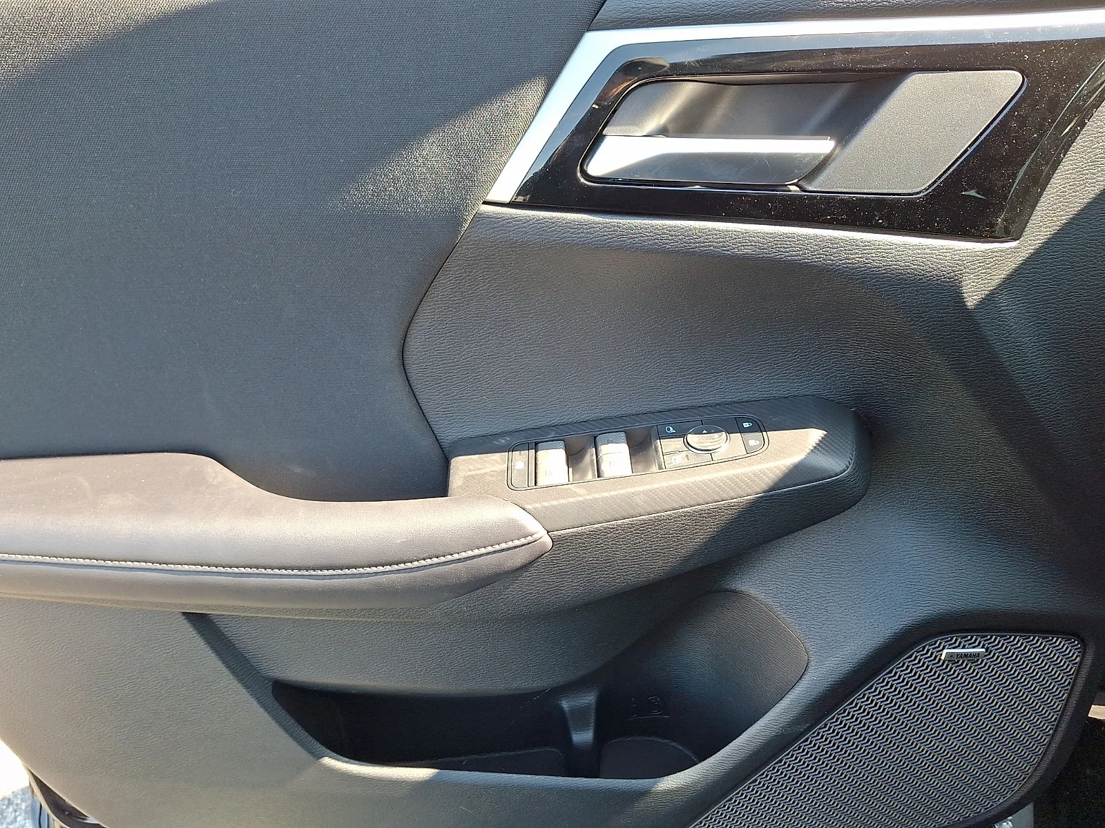 New 2026 Black Mitsubishi ES image 13