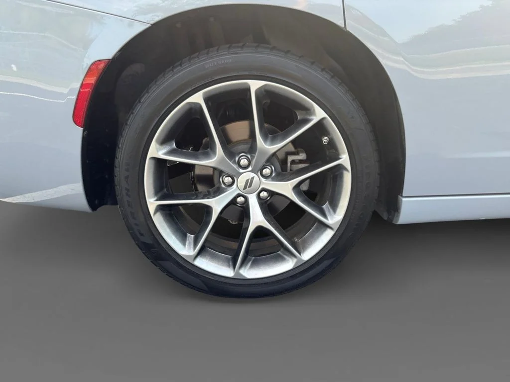 Used 2022 Gray Dodge SXT image 11
