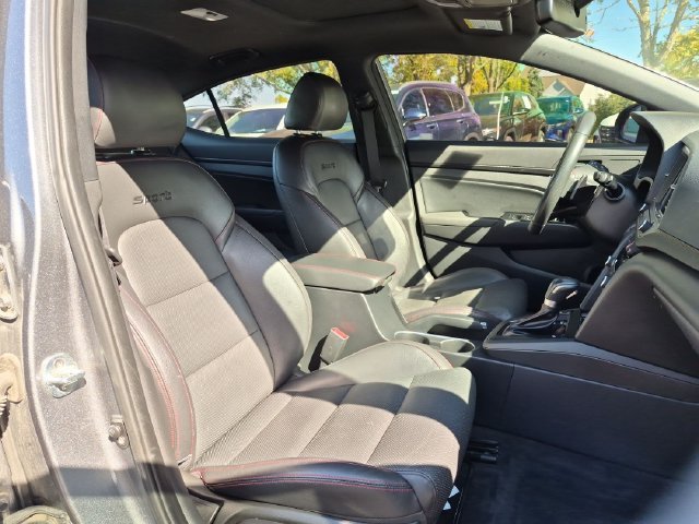 Used 2018 Gray Hyundai Sport image 31