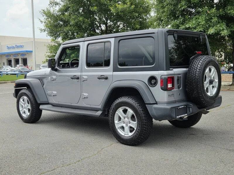 Used 2018 Billet Silver Metallic Clearco JEEP UNLIMITED SPORT S image 3