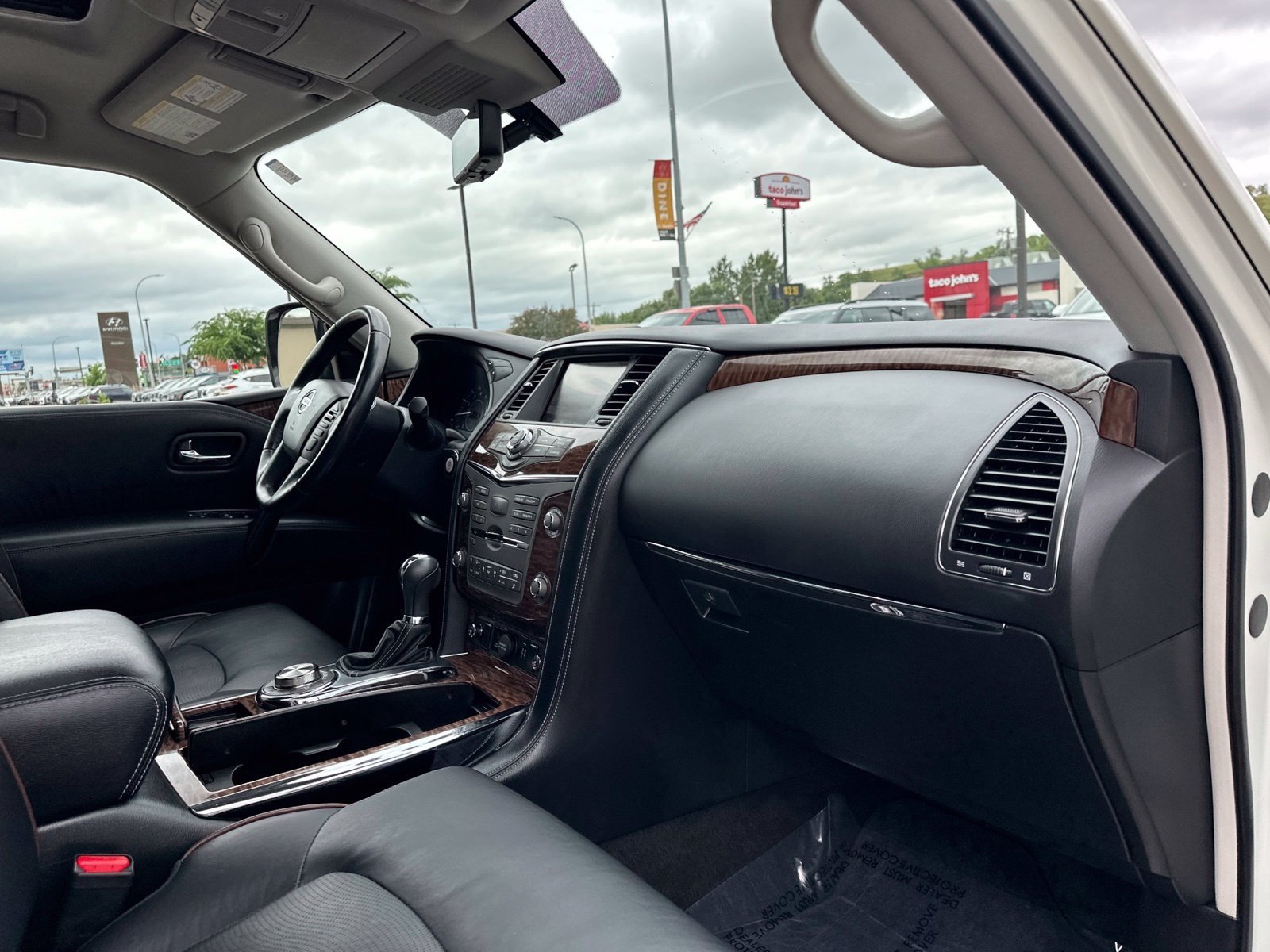 Used 2020 White Nissan Platinum image 40